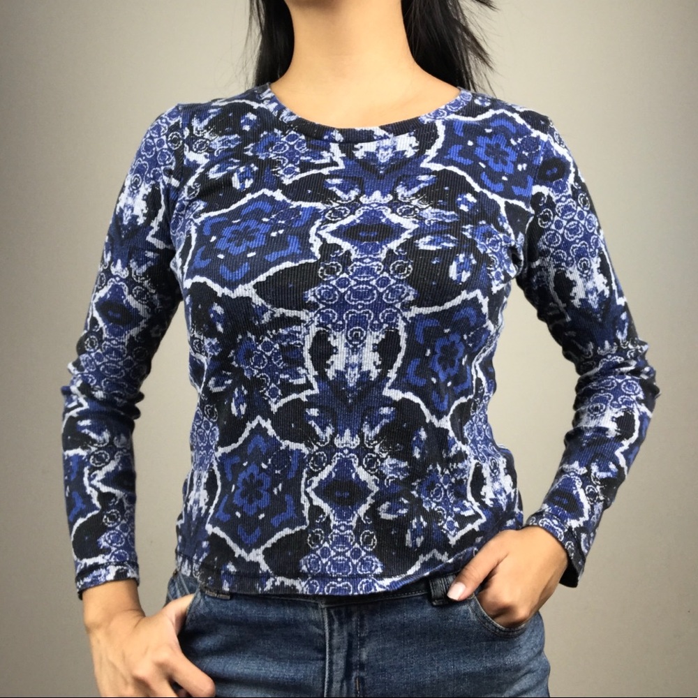 Relaxed blue pattern top - Picture 4 of 8